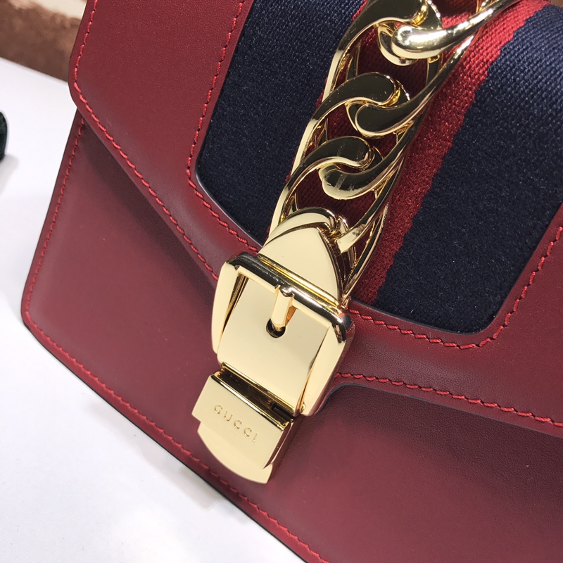 GUCCI古驰Sylvie 系列皮革迷你链条手袋431666