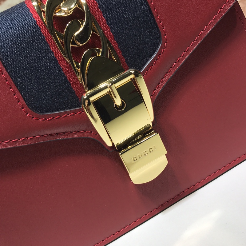 GUCCI古驰Sylvie 系列皮革迷你手袋470270