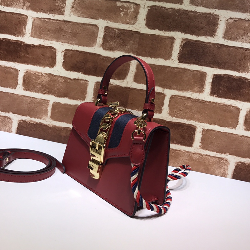 GUCCI古驰Sylvie 系列皮革迷你手袋470270