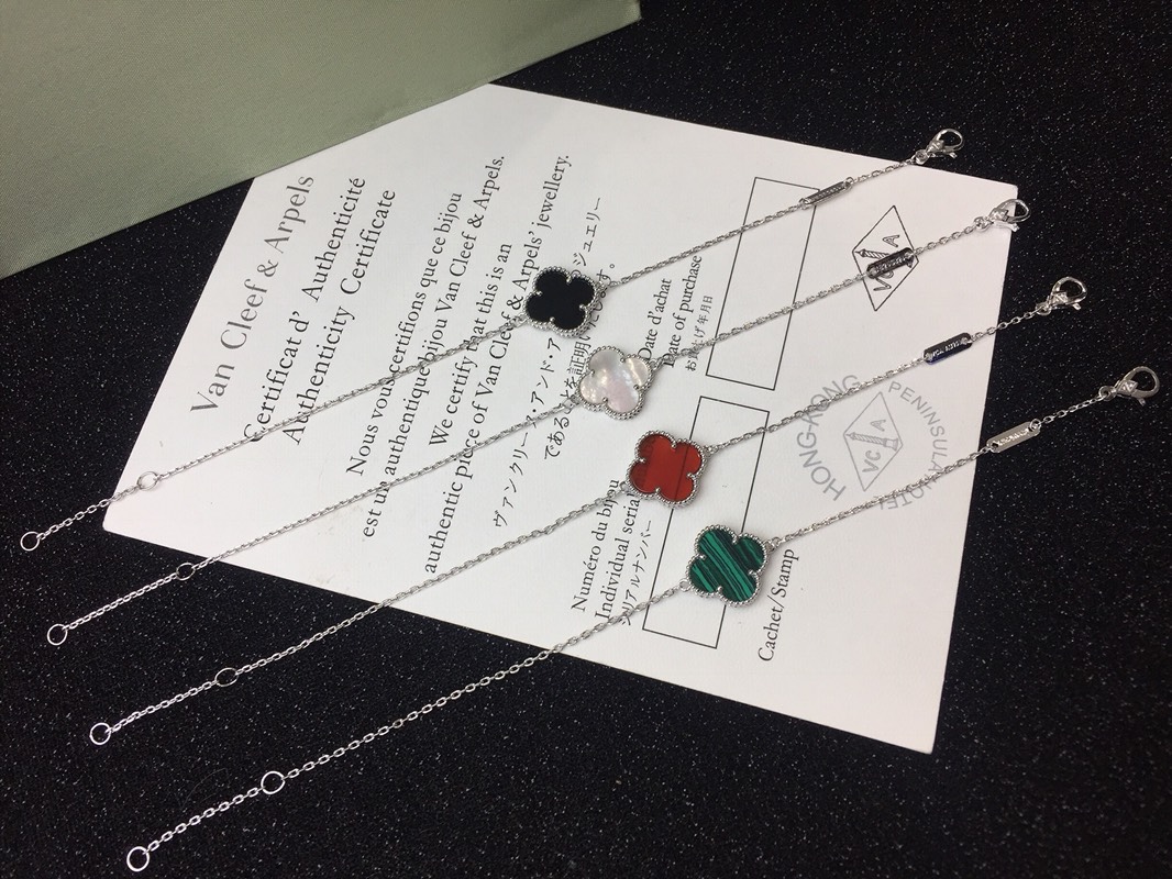 1516170416 2436237018 2