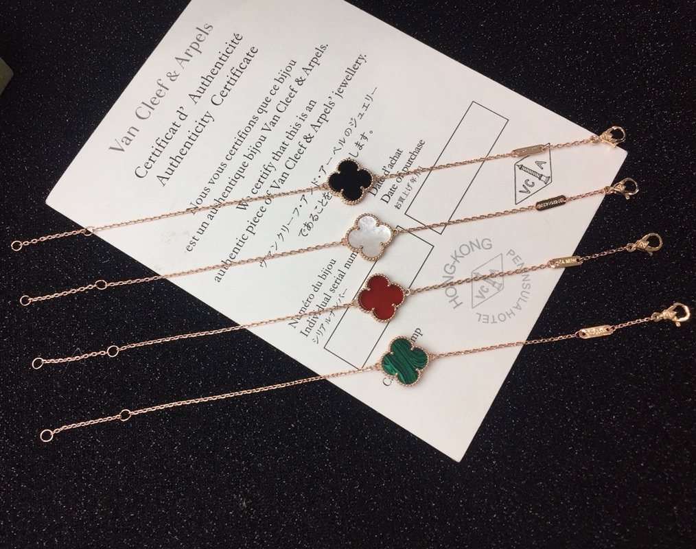 1516170416 3021754180 1