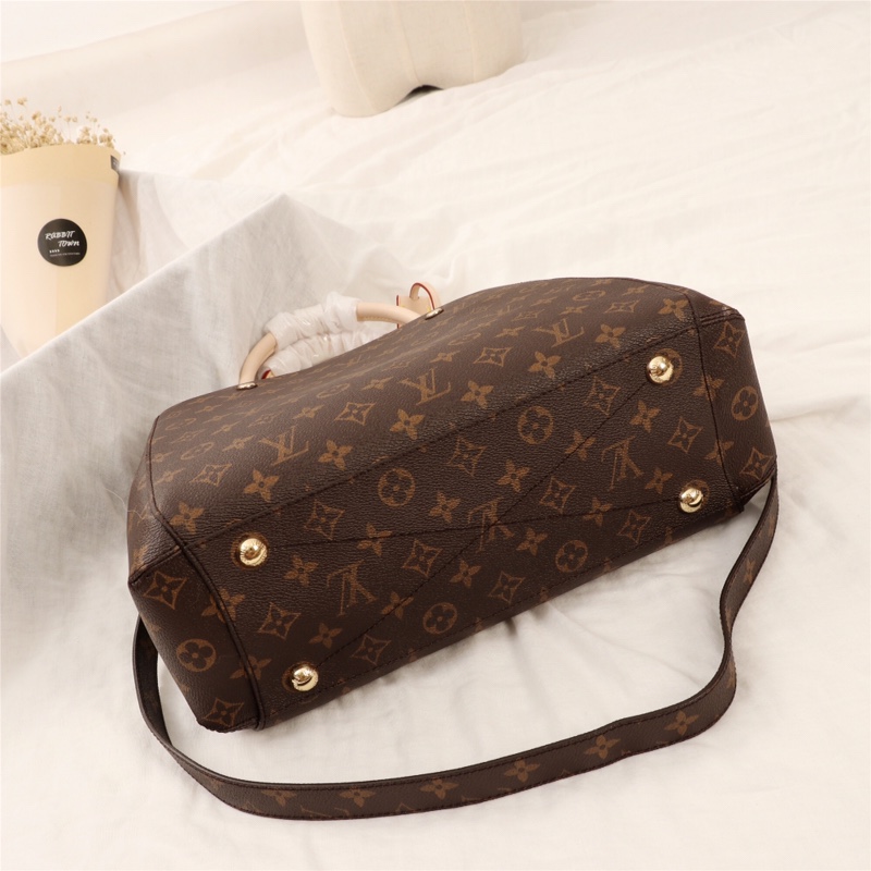 Louis Vuitton M41056 everyday