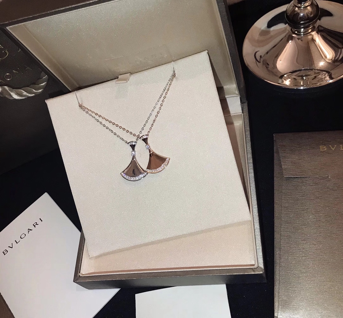 Bvlgari 宝家 项链你永远也无法全盘抓起 但也不会一无所获
