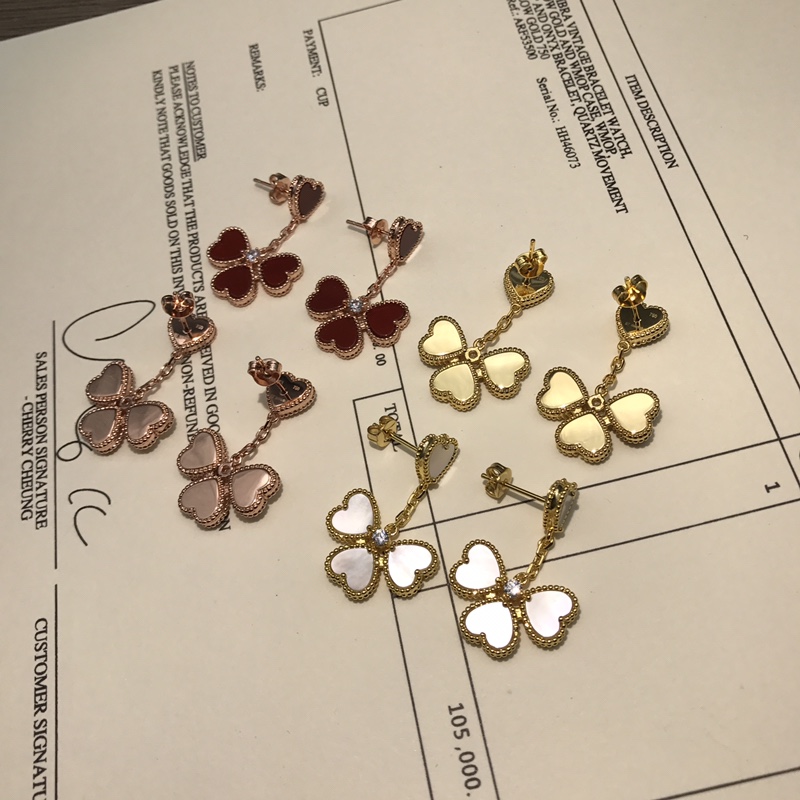 Van Cleef & Arpels vca爱心四叶草耳吊镀金版 亚金材质保色更持久 搭配天然红玉髓白母贝 跟足 字印