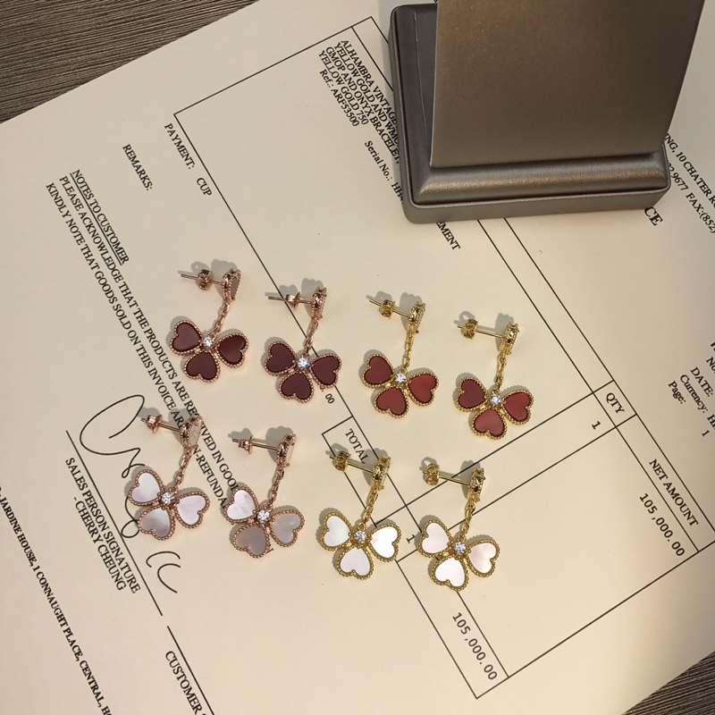 Van Cleef & Arpels vca爱心四叶草耳吊镀金版 亚金材质保色更持久 搭配天然红玉髓白母贝 跟足 字印