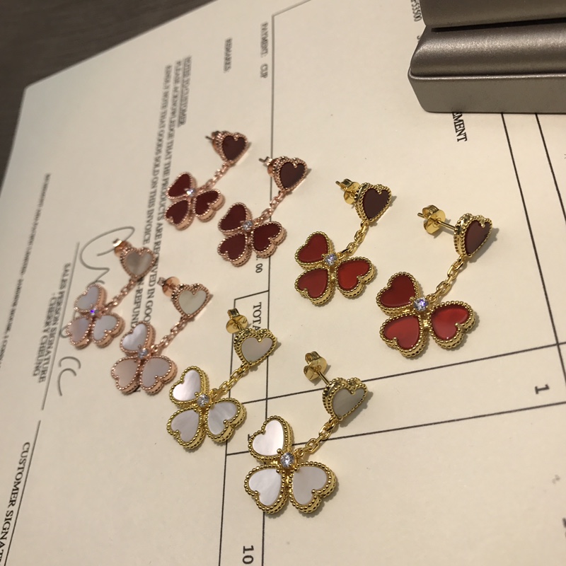 Van Cleef & Arpels vca爱心四叶草耳吊镀金版 亚金材质保色更持久 搭配天然红玉髓白母贝 跟足 字印