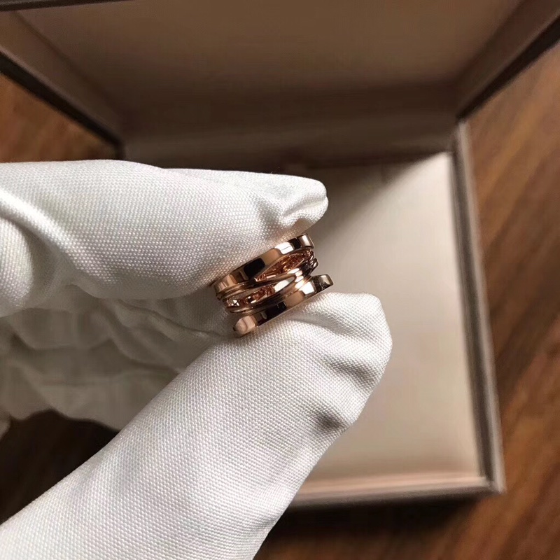 Bvlgari 宝格丽镂空项链，白跟玫瑰金2⃣ 色