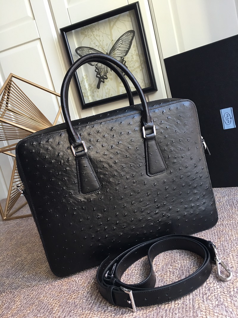 PRADA普拉达进口牛皮鸵鸟纹男士公文包2VE366