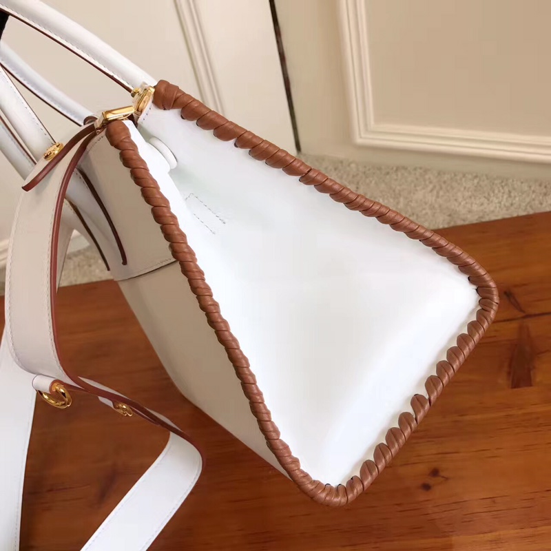 PRADA普拉达进口十字纹牛皮手提包1BA102