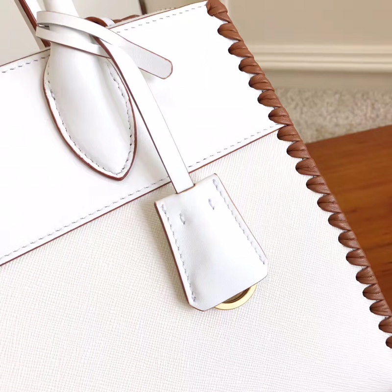 PRADA普拉达进口十字纹牛皮手提包1BA102