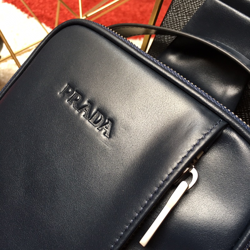 PRADA普拉达进口韩国小牛皮胸包0989