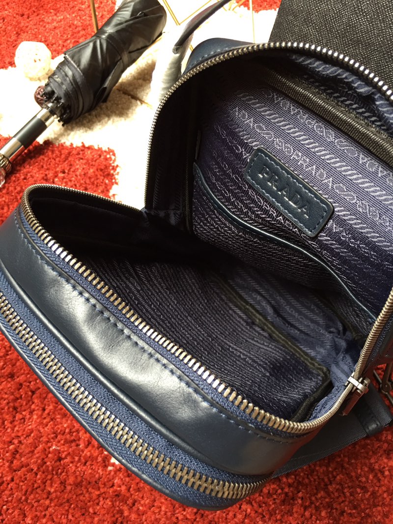 PRADA普拉达进口韩国小牛皮胸包0989