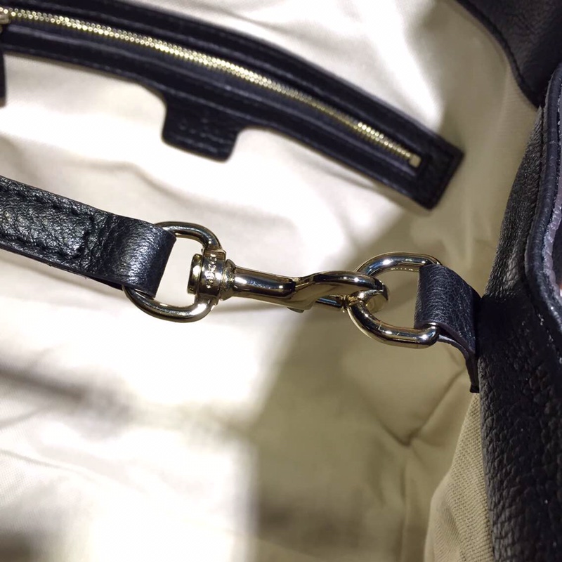 GUCCI古驰女士牛皮时尚双G浮雕纯色手提包282309