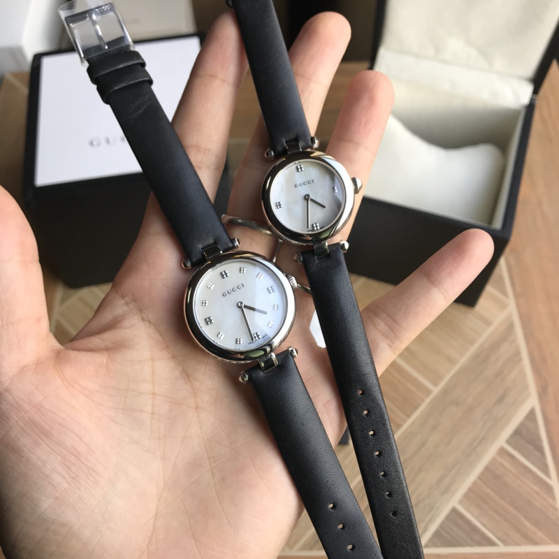 NO:156690,Pick: Original box: 30 Gucci hot Guccl advertising main model, small and exquisite women's watch, large size ~ 32mm small size ~ 27mm watch diameter, Swiss quartz, the side workmanship is very exquisite, high imitation is unattainable, full package, christian louboutin, gucci, gucci19860909批: 原盒:30 古驰爆款Guccl广告主打款,小巧玲珑女表,大号～32mm小号～27mm表径,瑞士石英,侧面做工非常精致,高仿不可及,全套包装出,,christian louboutin,gucci,gucci,Watch