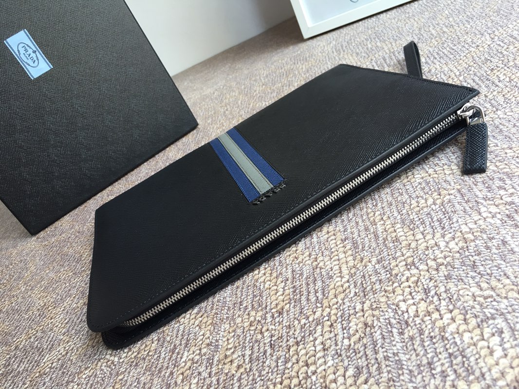 PRADA普拉达进口粗十字纹男士手包2VN003