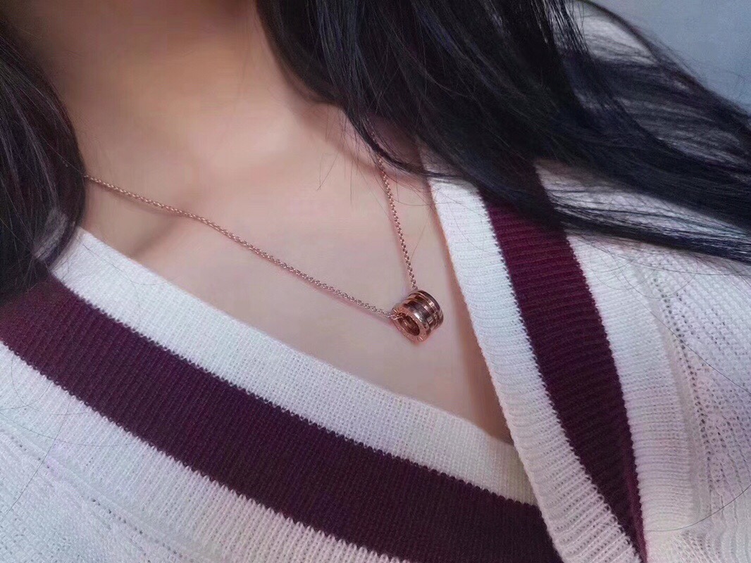 Bvlgari 关晓彤同款 宝格丽玫瑰金色cnc弹簧项链 925纯银材质 字印清晰漂亮 不惧与任何版本对比