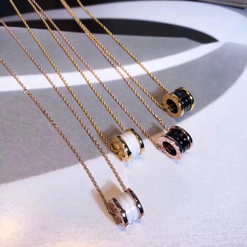 Bvlgari 代购级别BVLGARI® 项链 3⃣ 色 白陶瓷 同步高端 定制 宝格丽 系列 气质如你 无论是 旅行 度假 上班 工作无论是 长发 短发 它都能搭配出你心仪的造型 奢华 S925通体纯银 高品质 0024310