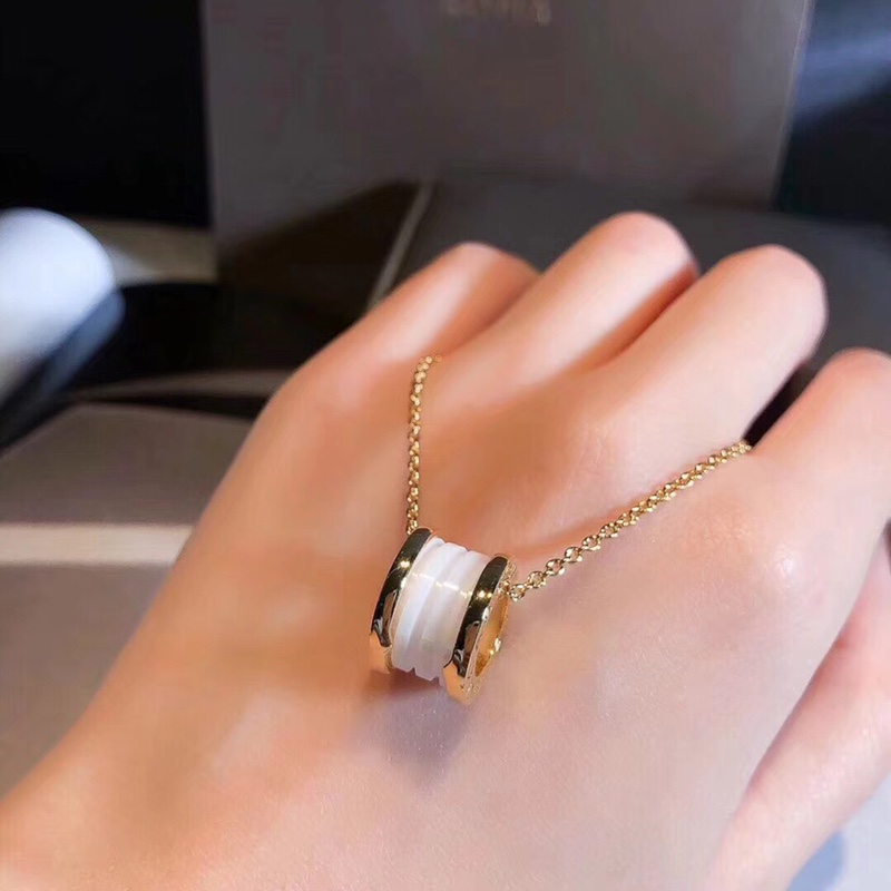 Bvlgari 代购级别BVLGARI® 项链 3⃣ 色 白陶瓷 同步高端 定制 宝格丽 系列 气质如你 无论是 旅行 度假 上班 工作无论是 长发 短发 它都能搭配出你心仪的造型 奢华 S925通体纯银 高品质 0024310