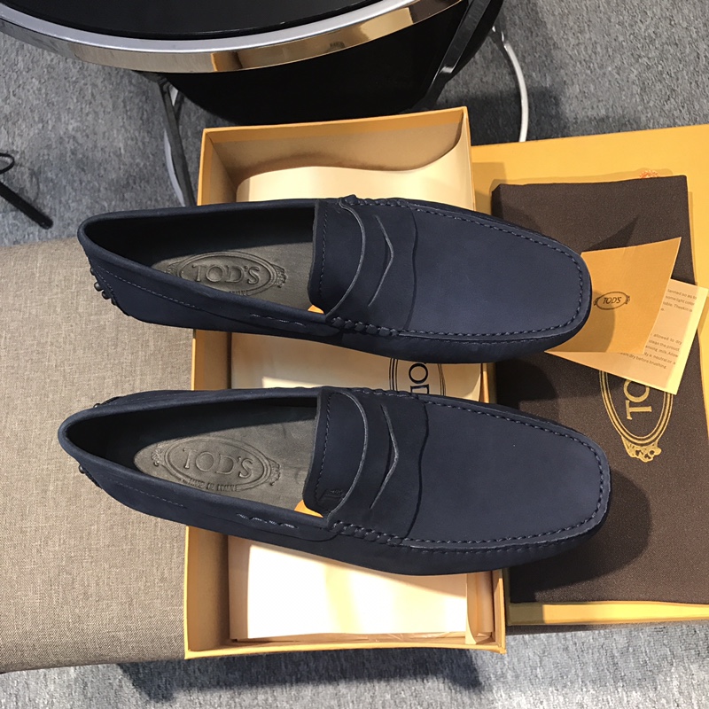 NO:649086,Counter synchronization TODS Tods pure handmade men's shoes, driving shoes, perfect last type, imported water-dyed cowhide lining, imported deerskin upper, dark blue, light gray, bright red, army green 38-44 in stock, loafers, Tod's, loafers, cowhide19860909专柜同步 TODS托徳斯纯手工豆豆男鞋 开车鞋 完美楦型 进口水染牛皮里 鞋面进口鹿皮 深蓝色 浅灰色 大红色 军绿色38-44现货,乐福鞋,Tod's,loafers,cowhide,Women's Shoes