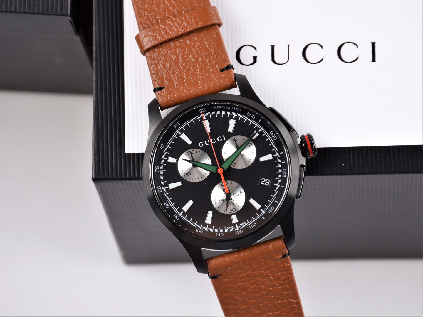 NO:156462,Gucci original genuine Little Bee Six-Pin Quartz Men's Watch, 43mm, original Swiss movement, lp black lithium ion electroplating and full leather strap (the imitation products on the market are all 303 and 304 steel), sapphire glass, (note that the authentic red long needle is very long, the imitation products are slightly shorter), pay attention to the details comparison. Waterproof 50m, strongly recommended, good product!  Full package!  Support inspection!  ,gucci,gucci,loro piana19860909Gucci 古驰原厂正品小蜜蜂六针石英男表,43mm,原装瑞士机芯,lp黑锂离子电镀后配全真皮表带(市场上的仿货都是303、304的钢),蓝宝石玻璃,(注意正品的红色长针非常的长,仿品稍短一些),注意细节对比.防水50m,强力推荐,好货！全套包装！支持验货！,,gucci,gucci,loro piana,Watch