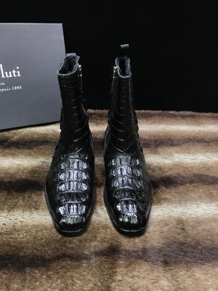 NO:557331,Leather lining [8-inch boots] [Fur integrated Australian wool lining] Hard goods [All styles in our bank can be exchanged] Top gift box configuration [Berluti] The world's top royal level, fully handmade series, top Italian shoes of the year, domineering and hard goods, in stock Exclusively for nobles [whole Siamese crocodile skin] the new favorite of the counter [Goodyear tire outsole] Italian professional panel masters use Goodyear handmade, top luxury collection commemorative edition. The OEM specially invites Italian senior panel masters with many years of top high-end experience to rigorously create it to satisfy the gentlemen who yearn for top-end fashion! 38/45;,,boots,crocodile skin19860909皮里【8寸靴子】【皮毛一体澳洲羊毛里】狠货【本行所有款式可换款】顶级礼盒配置【Berluti】世界顶级皇室级别 全手工系列 年意大利顶级鞋履 覇气狠货 现货 专供貴族【整张暹罗鳄鱼皮】专柜新宠【固特异轮胎大底】意大利专业板师釆用固特异手工,顶级奢侈珍藏纪念版,经代工厂特请意大利高级板师多年顶级高端经验严谨打造,满足驾驭向往时尚顶尖高端的绅士们! 38/45 ；,,boots,crocodile skin,Men's shoes