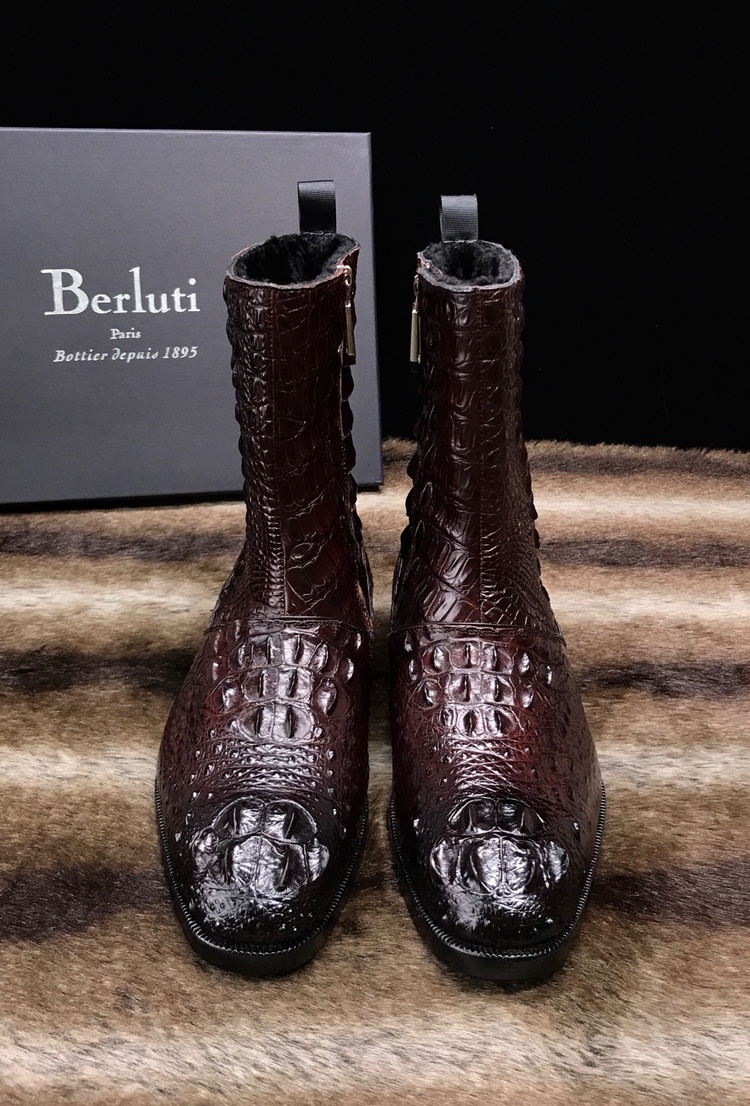 NO:557325,[8-inch boots] Hard goods [All styles in our bank can be exchanged] Top gift box configuration [Berluti] The world's top royal level, fully handmade series, top Italian shoes of the year, domineering and hard goods, in stock Exclusively for nobles [whole Siamese crocodile skin] the new favorite of the counter [Goodyear tire outsole] Italian professional panel masters use Goodyear handmade, top luxury collection commemorative edition. The foundry specially invites Italian senior panel masters with many years of top high-end experience to rigorously create it to satisfy the gentlemen who yearn for top-end fashion! 38/45,,boots,crocodile skin19860909【8寸靴子】狠货【本行所有款式可换款】顶级礼盒配置【Berluti】世界顶级皇室级别 全手工系列 年意大利顶级鞋履 覇气狠货 现货 专供貴族【整张暹罗鳄鱼皮】专柜新宠【固特异轮胎大底】意大利专业板师釆用固特异手工,顶级奢侈珍藏纪念版,经代工厂特请意大利高级板师多年顶级高端经验严谨打造,满足驾驭向往时尚顶尖高端的绅士们! 38/45,,boots,crocodile skin,Men's shoes