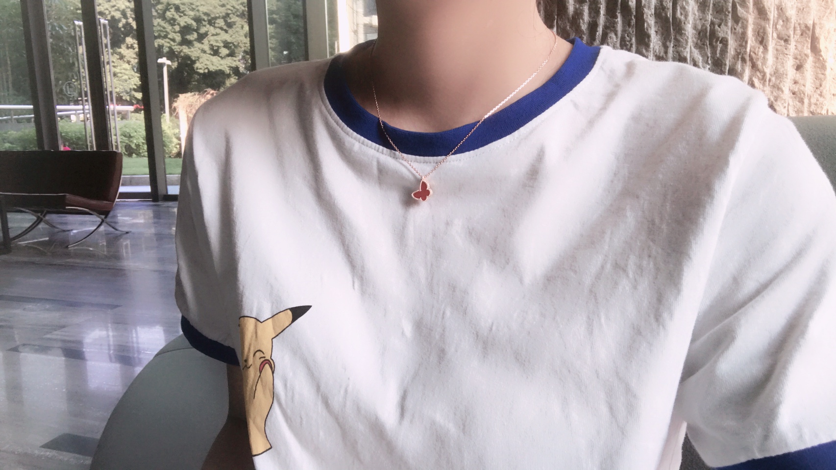 Van Cleef & Arpels vca翩翩起舞小蝴蝶系列 小蝴蝶系列同样是梵家的招牌之一哦 亚金材质表层镀18k金 手工菱形扣 比市面任何版本都要保色 丝毫不输给18k真金版本