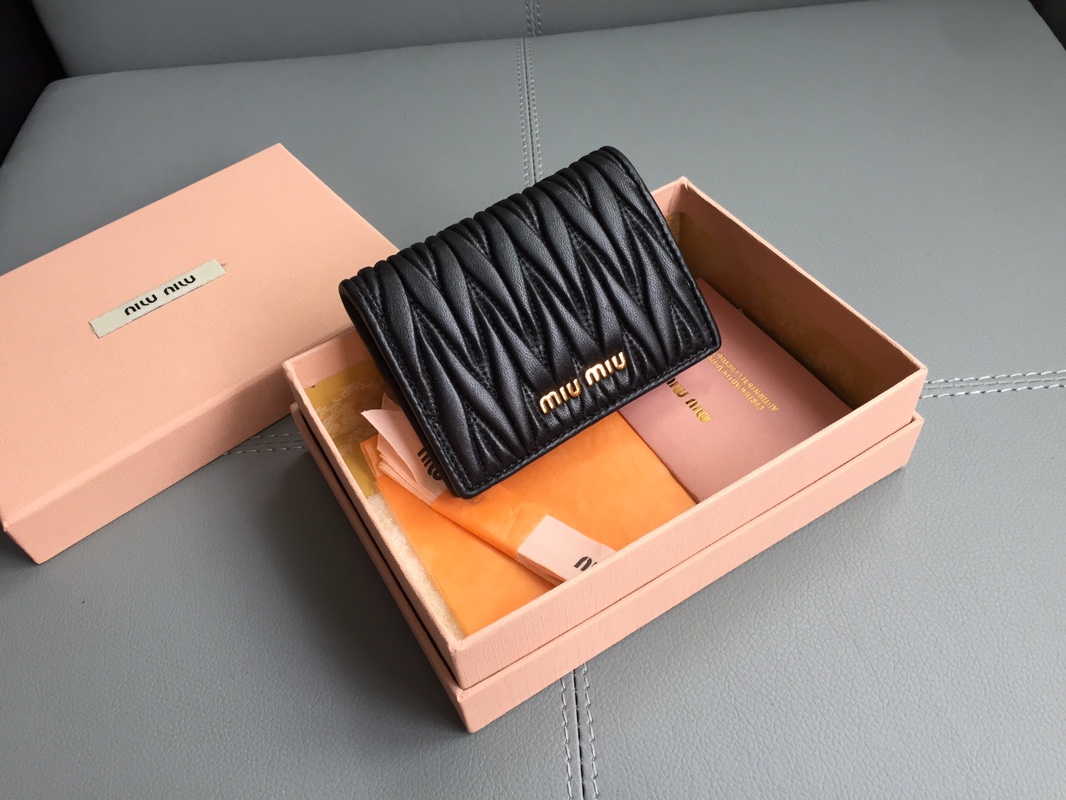 NO:177292,Authentic grade pocket wallet pocket wallet counter new small wallet model 5MV204 imported top-grade sheepskin inner press 197A 100 yuan banknote bank card coins and change can all be collected in sizes 8, 11, large factory goods MIUMIU, miumiu, wallets, sheepskin19860909正品级 口袋小钱包pocket wallet专柜新款小钱夹型号5MV204里外都是进口顶级羊皮内压197A百元钞银行卡硬币零钱通通可以收入其中尺寸8,11,,大厂货MIUMIU,miumiu,wallets,sheepskin,Bag