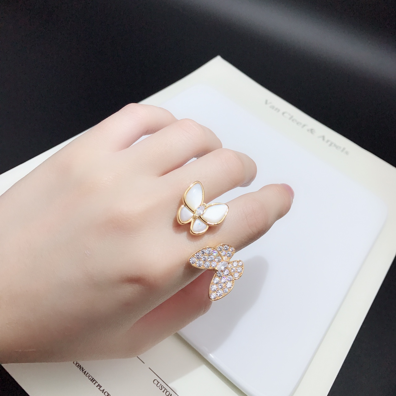 Van Cleef & Arpels 梵克雅宝VCA蝴蝶系列 只要目睹过vca蝴蝶系列的美女们都会沦陷