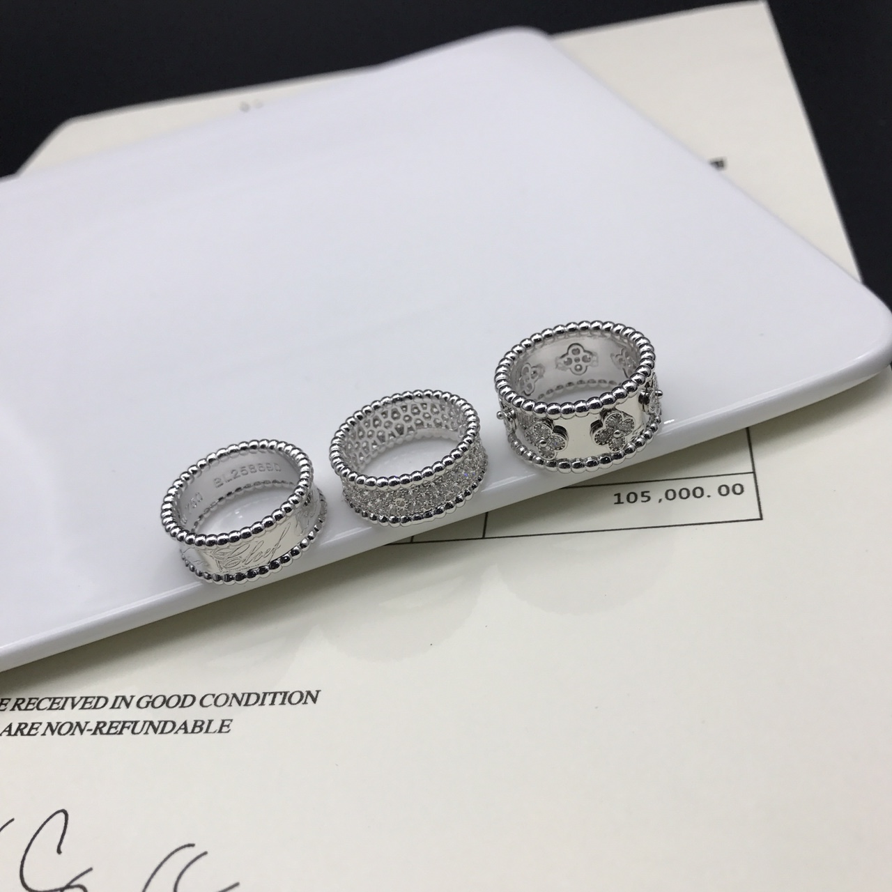 Van Cleef & Arpels 梵克雅宝vca珠边 麻花 戒指 品牌源于真实爱情故事 这个品牌的设计一如它的背景一样富有浪漫色彩