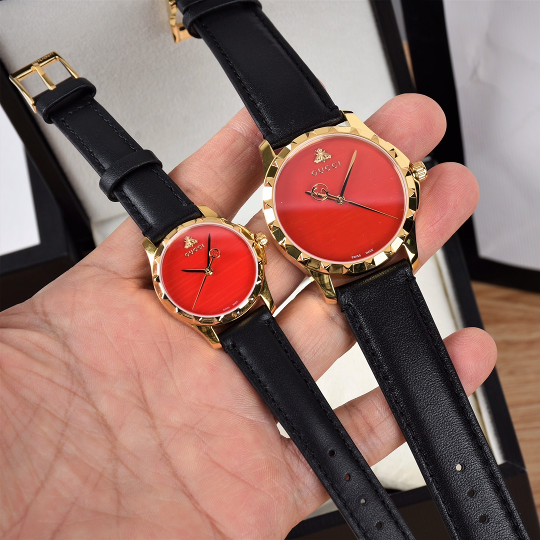 NO:156515,Batch: Original box: 30 Gucci new little bee, large watch diameter 38mm, small watch diameter 28mm, sapphire glass, malachite green, turquoise blue, and coral red, note that the gem surface is irregular, the imitations on the market are all the same mold, which can be identified immediately. Support inspection and full packaging.,,gucci,gucci19860909批: 原盒:30 古驰 Gucci新款小蜜蜂,大号表径38mm,小号表径28mm,蓝宝石玻璃,孔雀石绿、绿松石蓝、珊瑚红三种合成宝石面配搭,注意宝石面都是不规则的,市面那些仿品都是一个模具,立马可辨.支持验货,全套包装.,,gucci,gucci,Watch