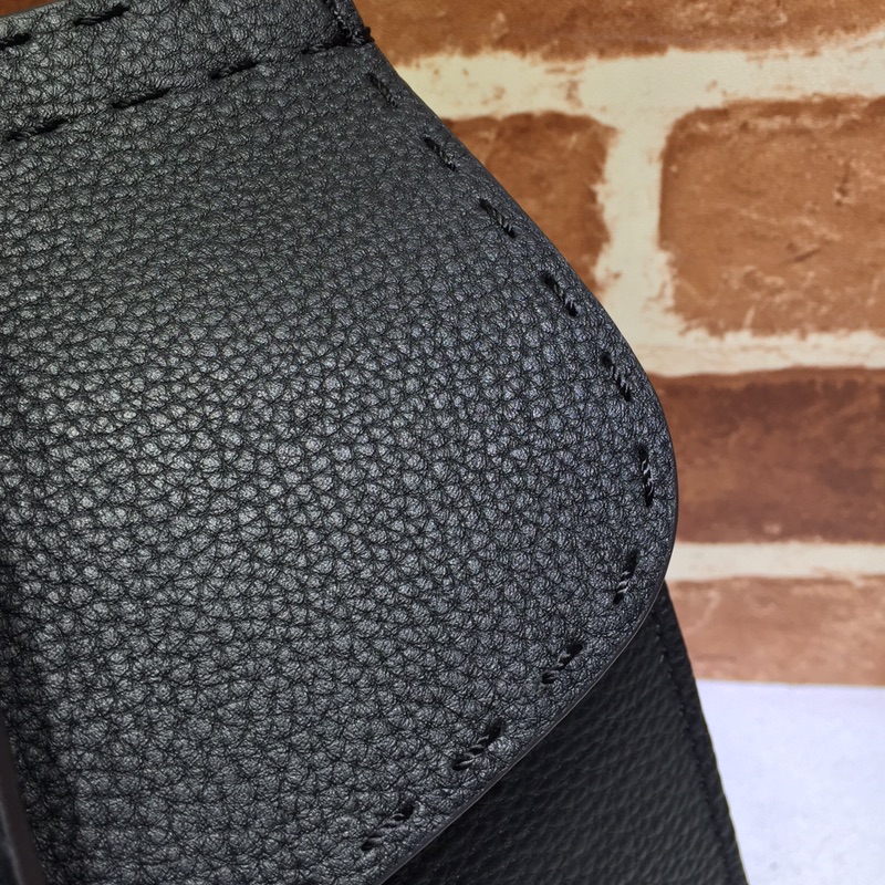 GUCCI古驰休闲复古双G marmont翻盖单肩斜挎包421890