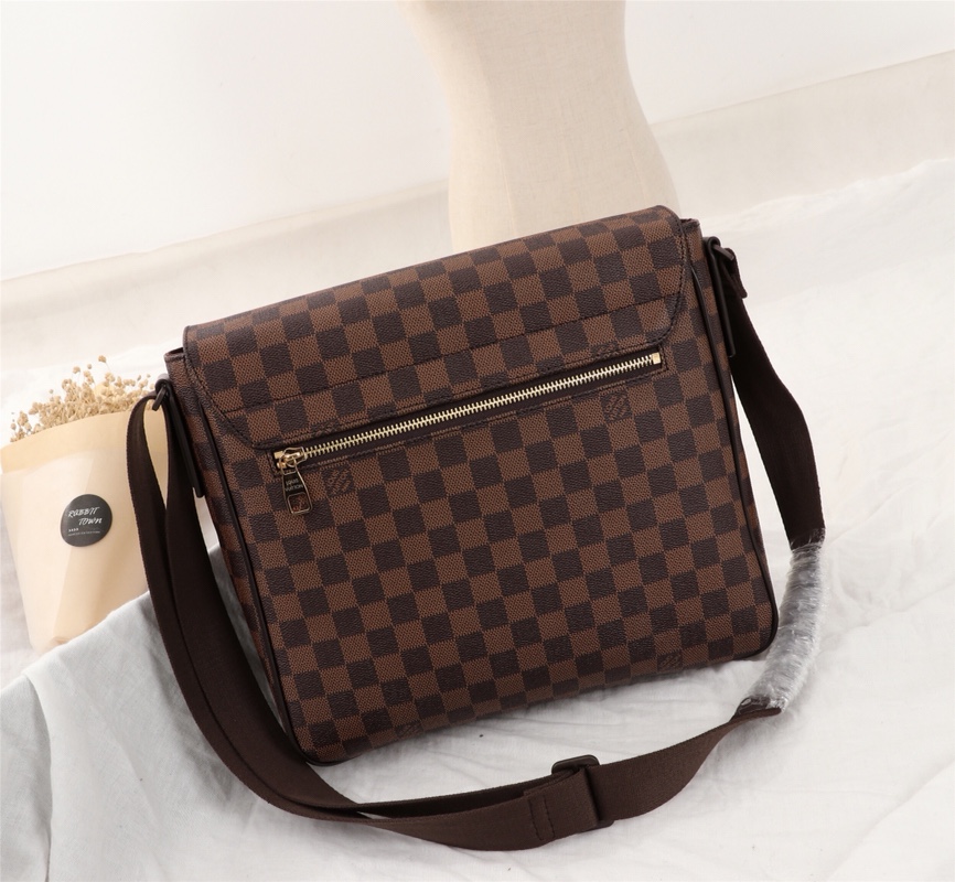 Louis Vuitton Damier Ebene 33x27x9cm crossbody everyday