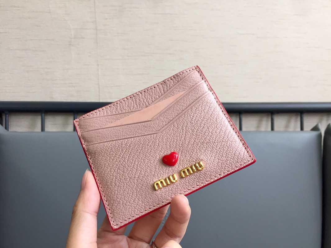 MIUMIU缪缪LOVE爱心系列卡包5MC002