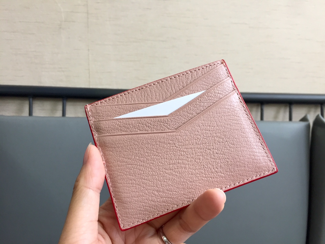 MIUMIU缪缪LOVE爱心系列卡包5MC002