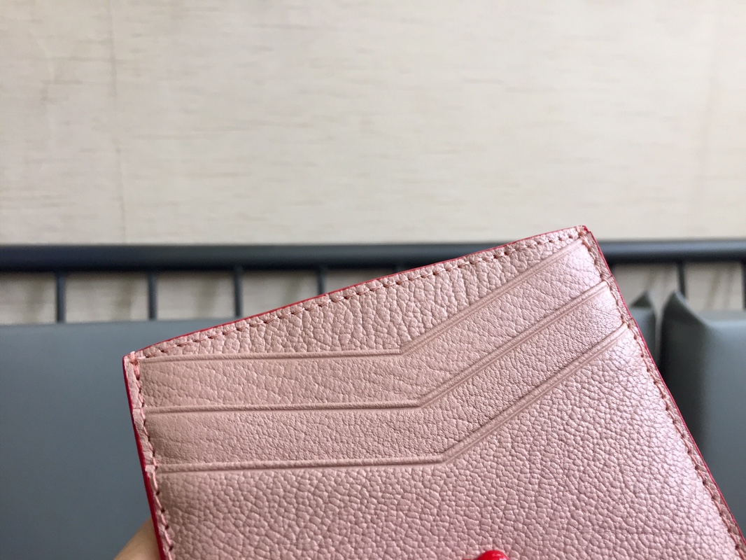 MIUMIU缪缪LOVE爱心系列卡包5MC002