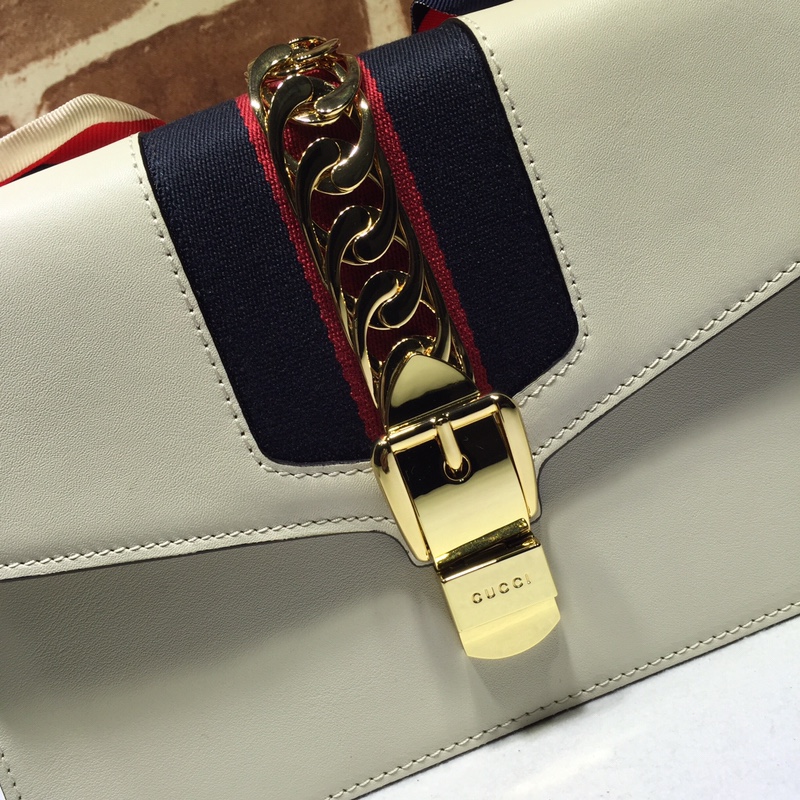 GUCCI古驰Sylvie系列小号肩背包421882