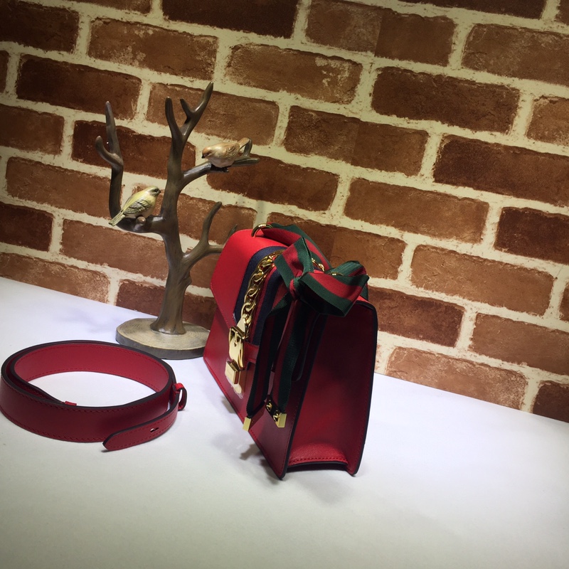 GUCCI古驰Sylvie系列小号肩背包421882