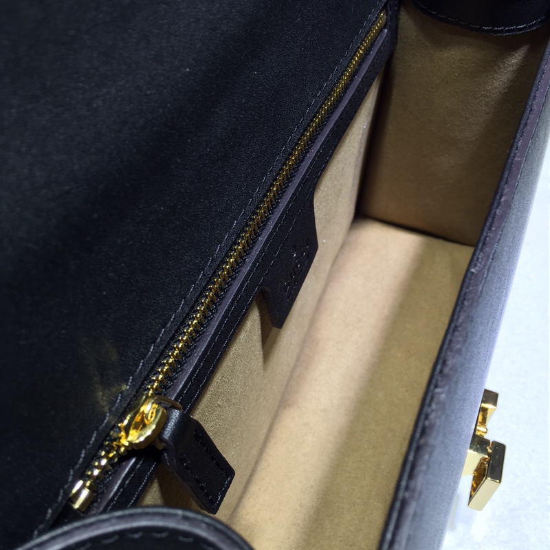 GUCCI古驰Sylvie系列小号肩背包421882