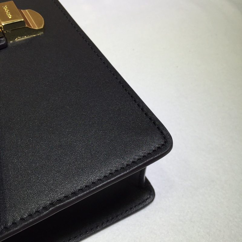 GUCCI古驰Sylvie系列小号肩背包421882