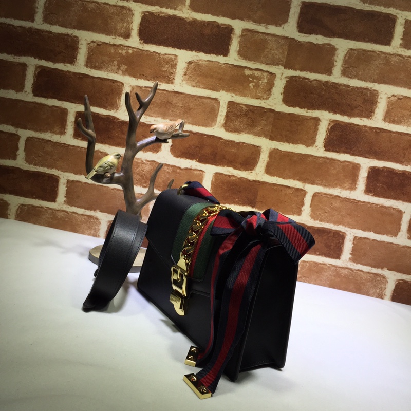 GUCCI古驰Sylvie系列小号肩背包421882