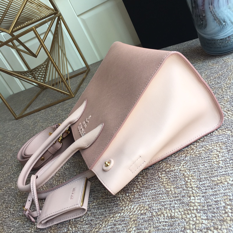 PRADA普拉达进口粗十字牛皮手提包1BA156