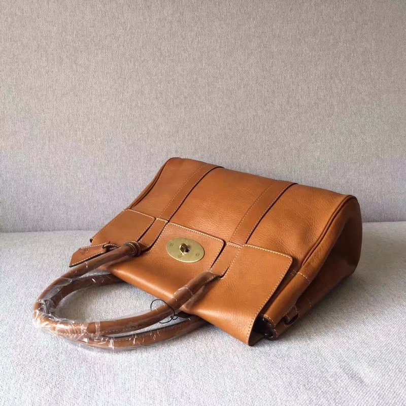 Mulberry# counter large classic oak handbag, this style has always been the trump card of this brand. In recent years, it has also been the new f