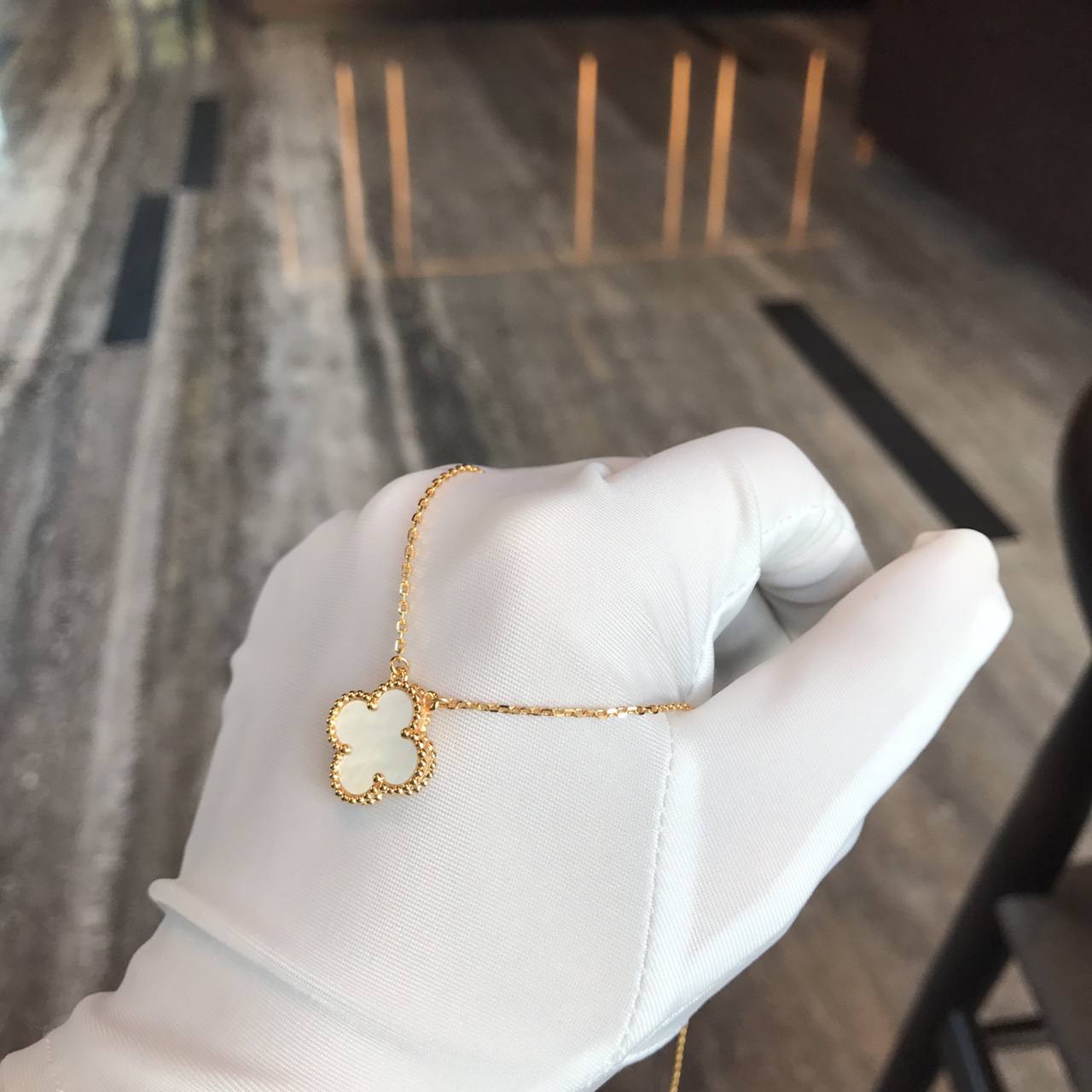 Van Cleef & Arpels VCA四叶草项链中号无钻镀金版 棱形扣采用3层厚镀金 保色性超强吊坠直径1