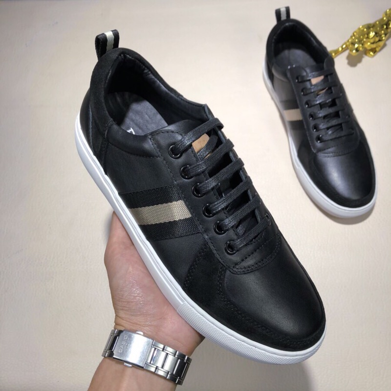 I5 BALLY巴利 香港专柜休闲鞋独家款意大利原版头层牛皮奢华 牛皮内里，欧美大师设计 完美造型打造专柜品质，防滑橡胶耐磨大底，原单品质，设计上很独特的美，超级百搭也很舒服的。高档不失品味，时尚、新颖绝对的焦点 38-44 码