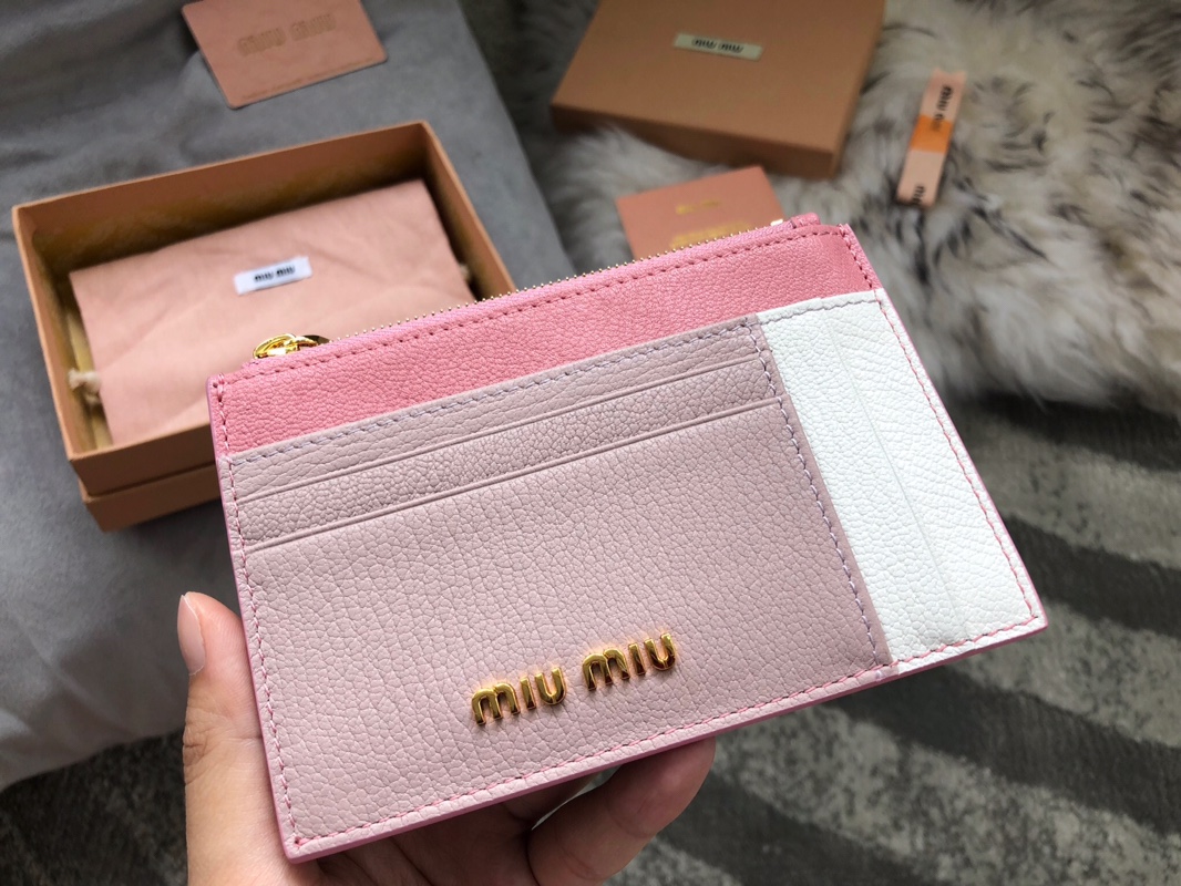 MIUMIU缪缪马德拉斯山羊皮配羊皮内里新款卡包5MC446