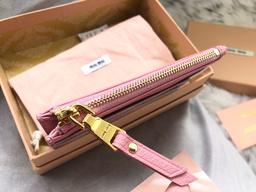 MIUMIU缪缪马德拉斯山羊皮配羊皮内里新款卡包5MC446
