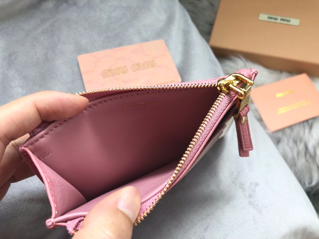 MIUMIU缪缪马德拉斯山羊皮配羊皮内里新款卡包5MC446