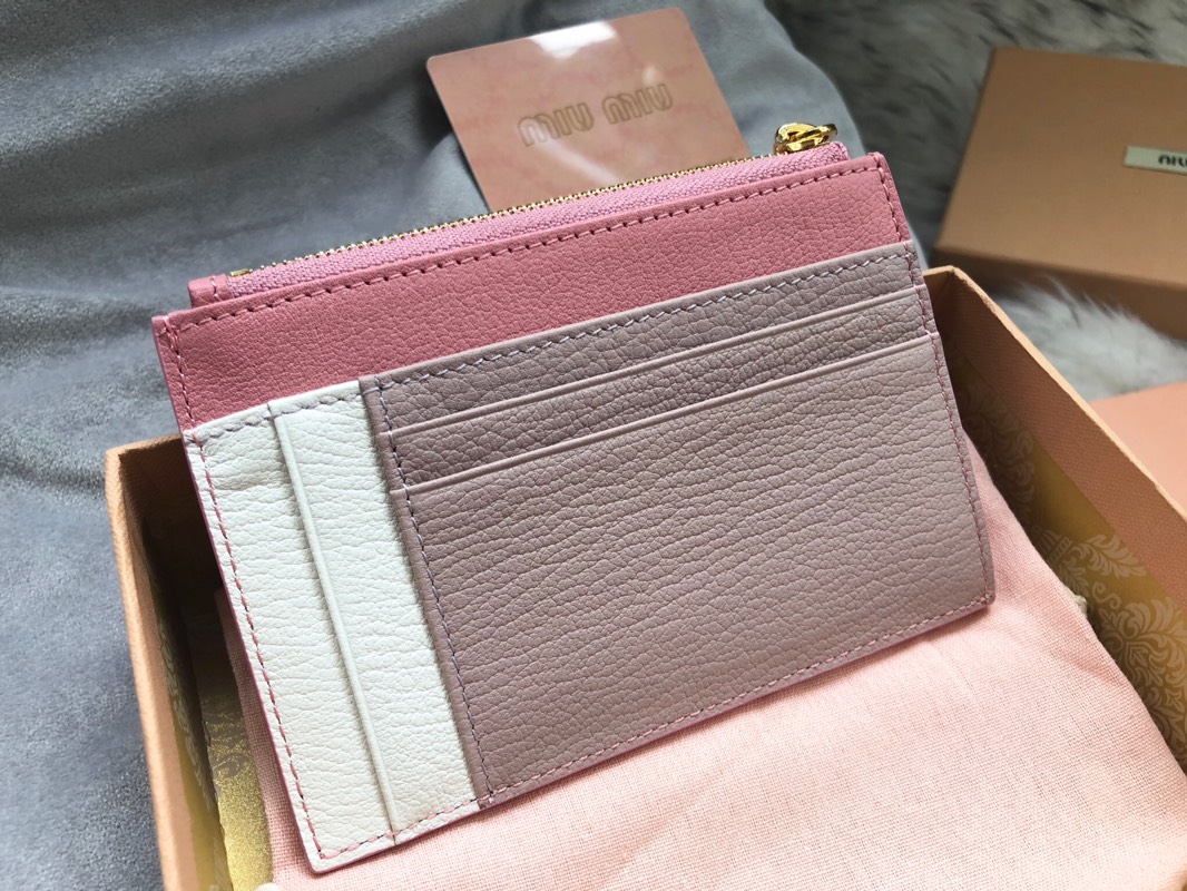 MIUMIU缪缪马德拉斯山羊皮配羊皮内里新款卡包5MC446