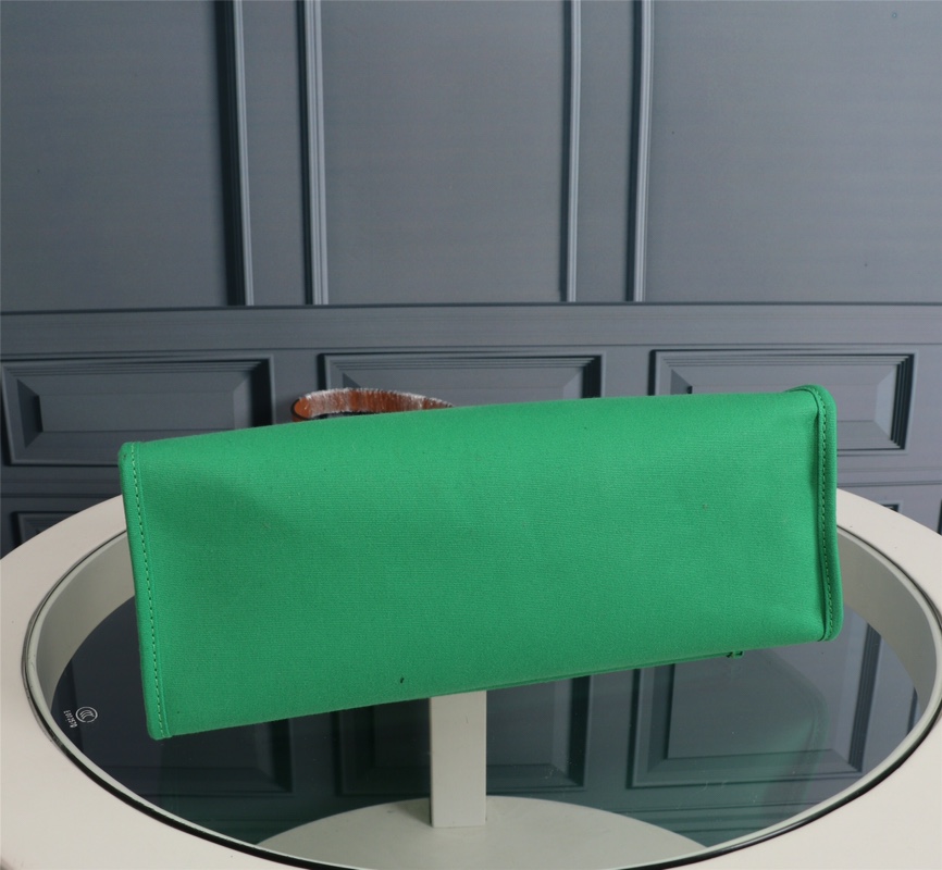 1524549625 861394216 7